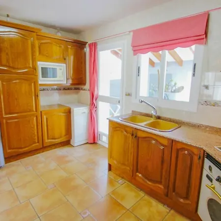 Gema - Pretty With Private Pool In